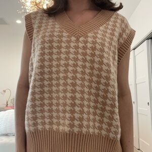 Houndstooth sweater vest